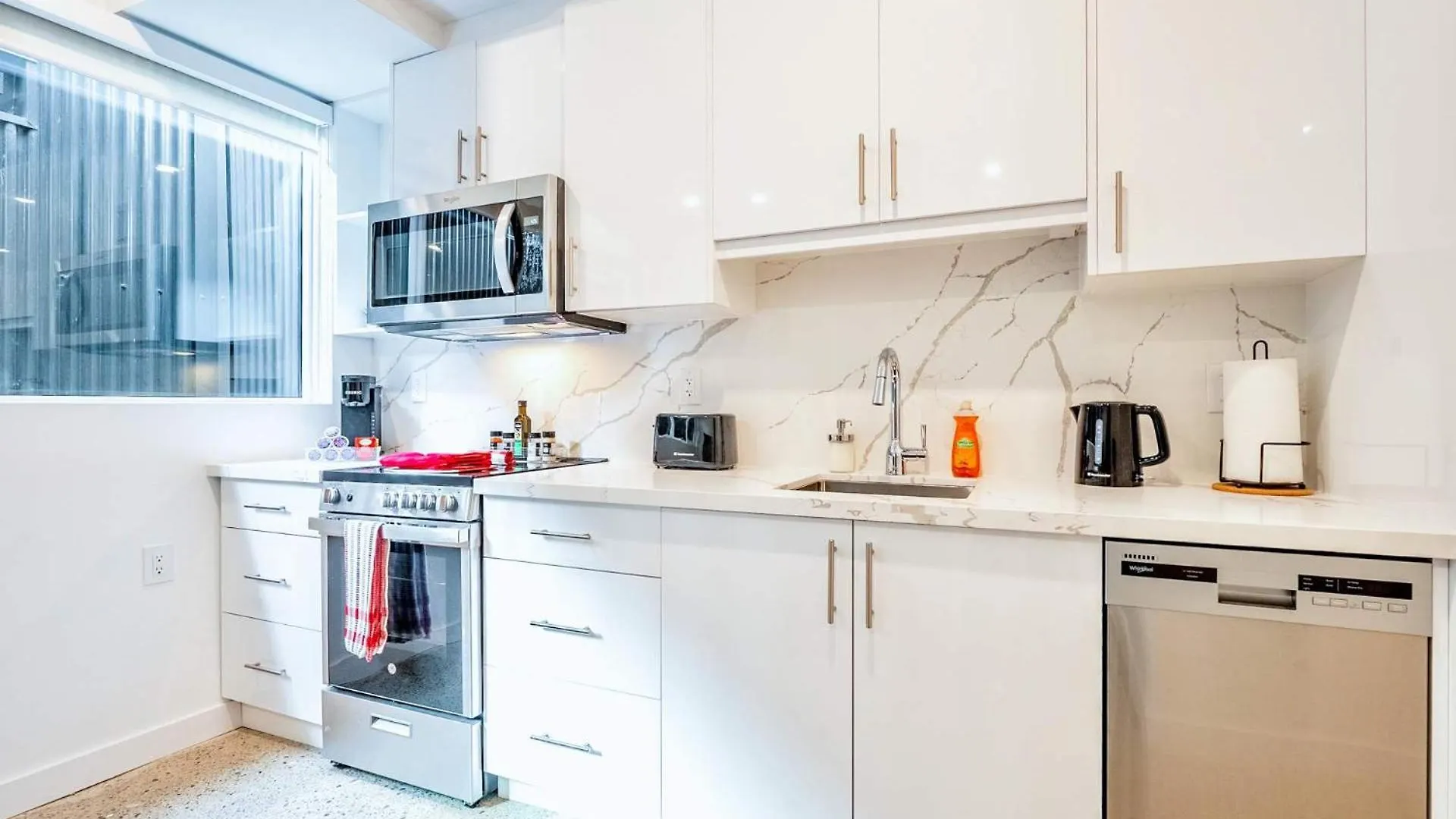 Spacious 2Br Apartment - Regent Park Near Downtown Toronto 0*,  Canada