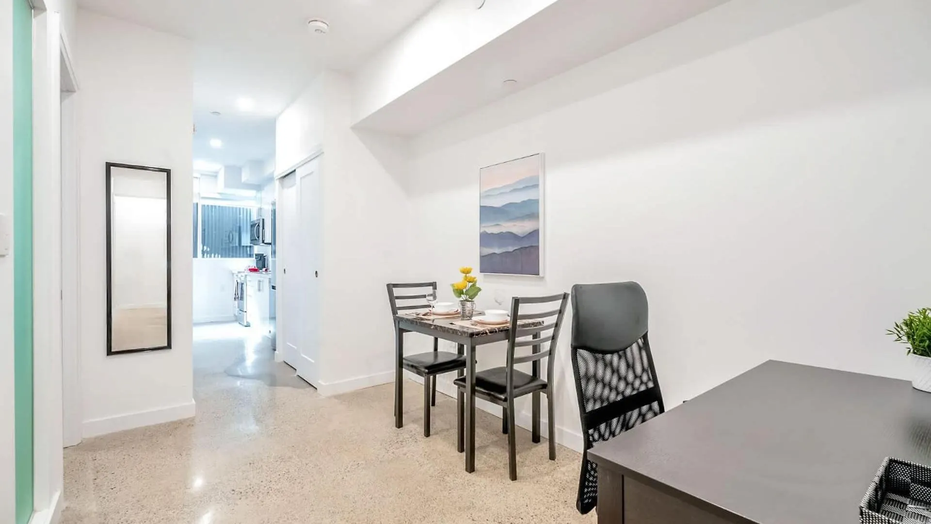 Spacious 2Br Apartment - Regent Park Near Downtown Toronto