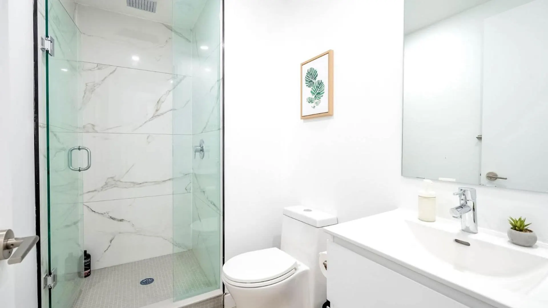 Spacious 2Br Apartment - Regent Park Near Downtown Toronto